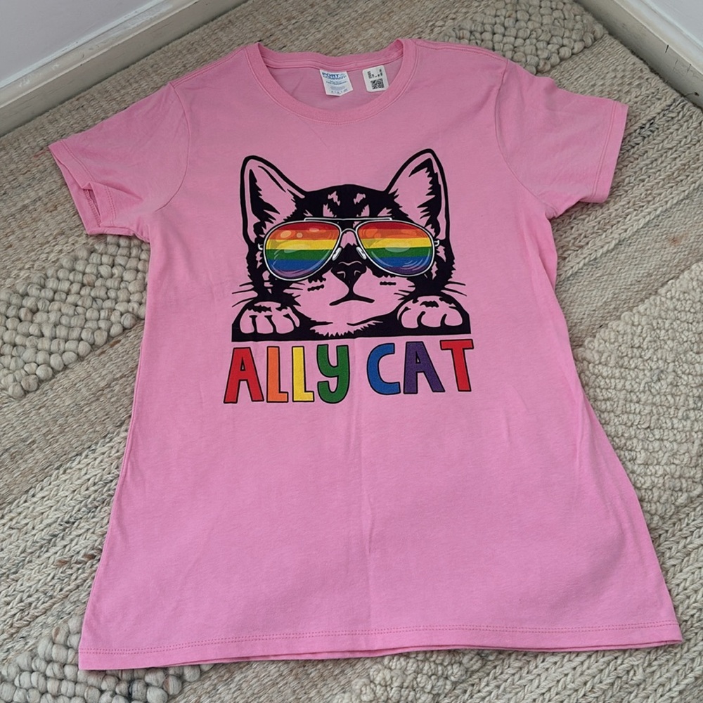 Ally Cat Graphic T-Shirt - Size Small